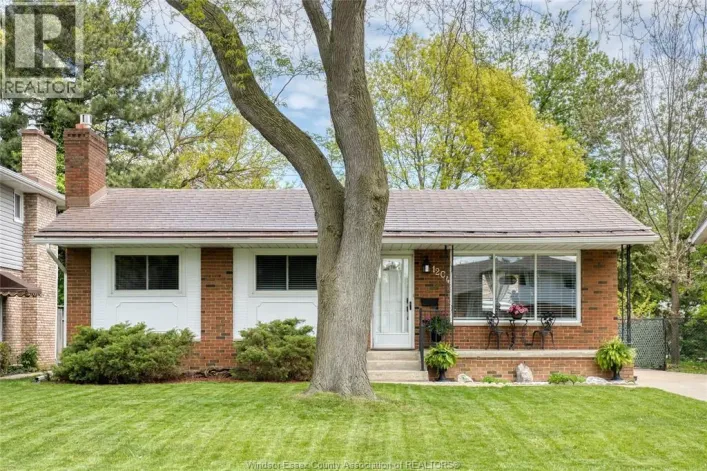 1204 SUMACH, Windsor