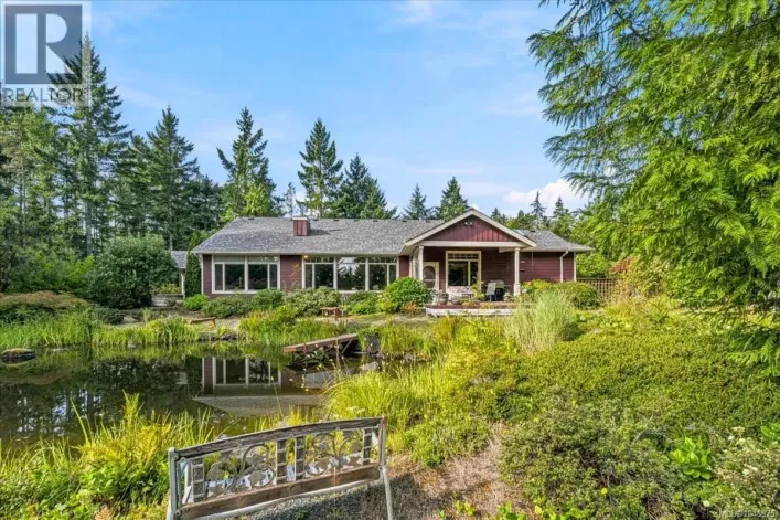 1205 Spider Lake Rd, Qualicum Beach