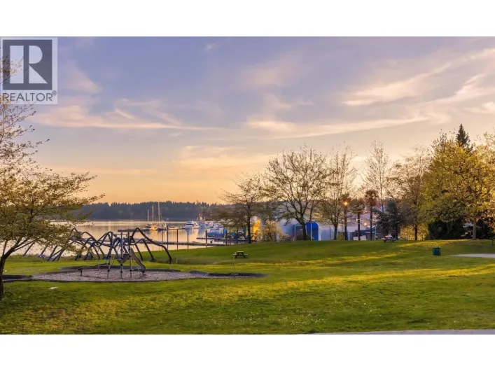 1206 33 CHESTERFIELD PLACE, North Vancouver
