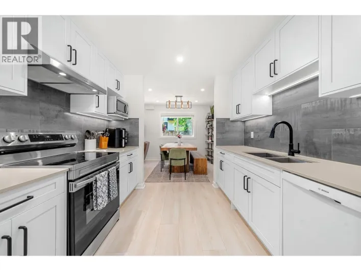 1206 PREMIER STREET, North Vancouver