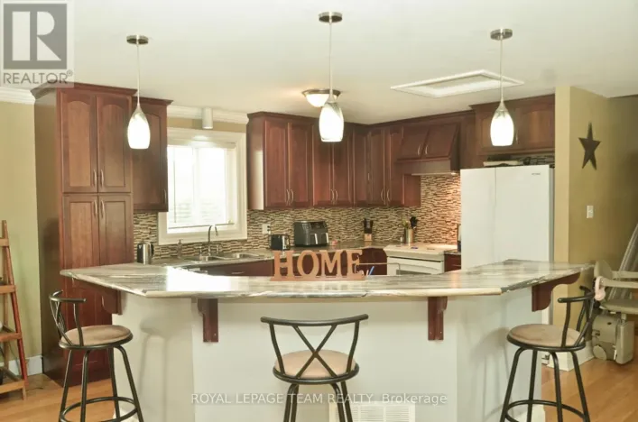 12078 LAKESHORE DRIVE E, South Dundas