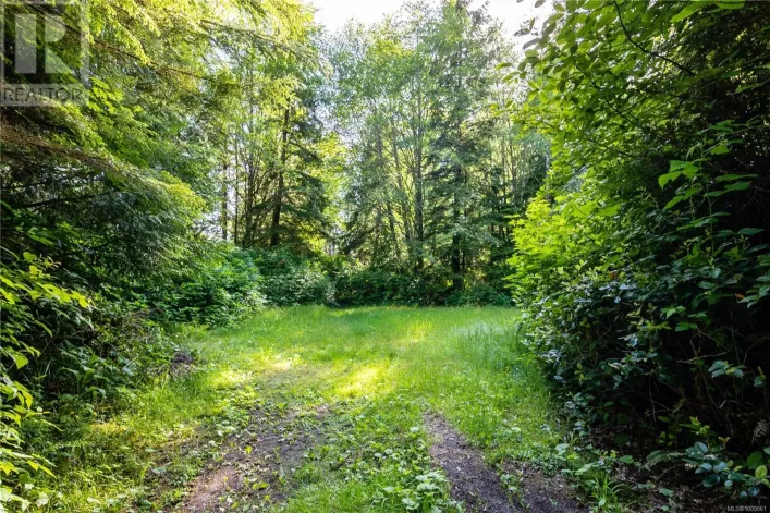 1208 Lynn Rd, Tofino