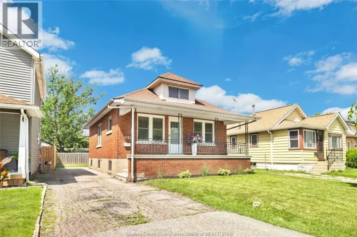 1209 CURRY AVENUE, Windsor