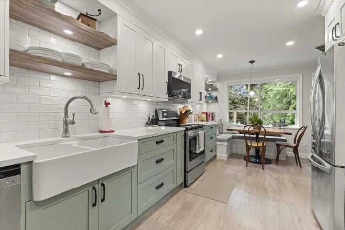 121 16350 14 AVENUE, Surrey