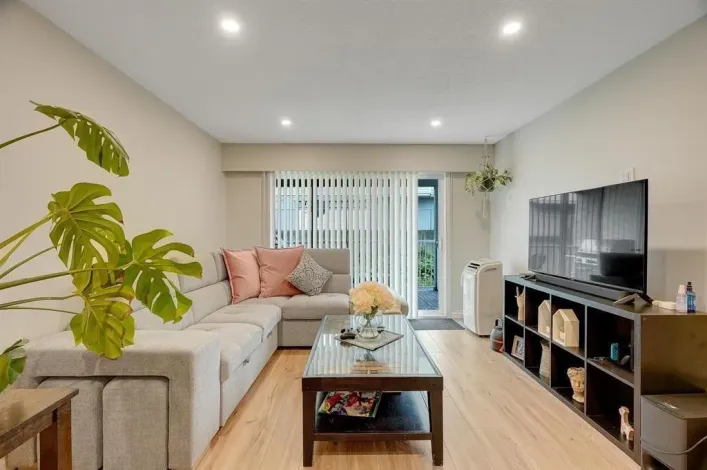 121 32850 GEORGE FERGUSON WAY, Abbotsford