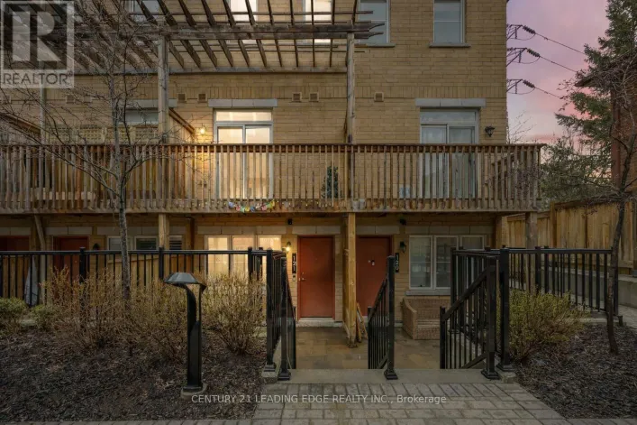 121 - 380 HOPEWELL AVENUE, Toronto