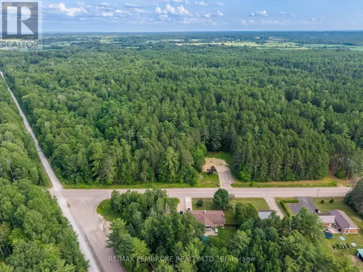 121 ACHRAY ROAD, Laurentian Valley