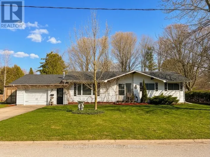 121 EDWARD STREET, Saugeen Shores