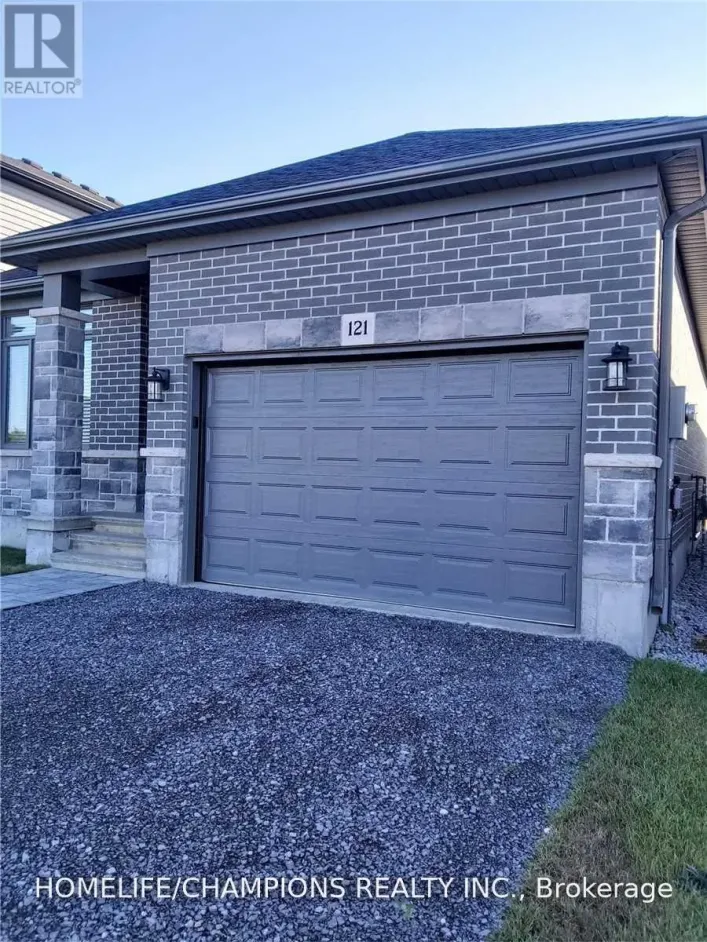 121 ESSEX DRIVE, Belleville