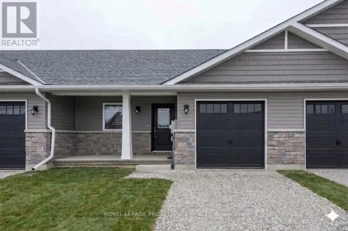 121 FARRINGTON CRESCENT, Prince Edward County