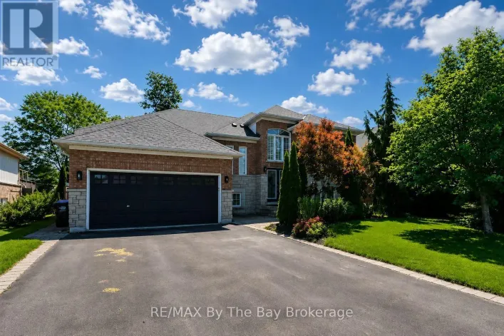 121 ROYAL BEECH DRIVE, Wasaga Beach