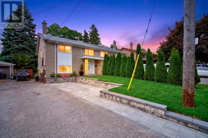 121 SAINT LUCIE DRIVE, Toronto