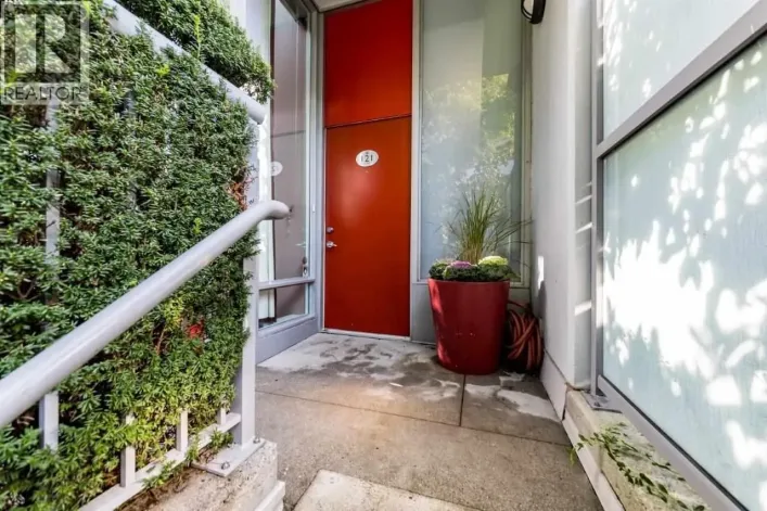 121 W WEST GEORGIA STREET, Vancouver