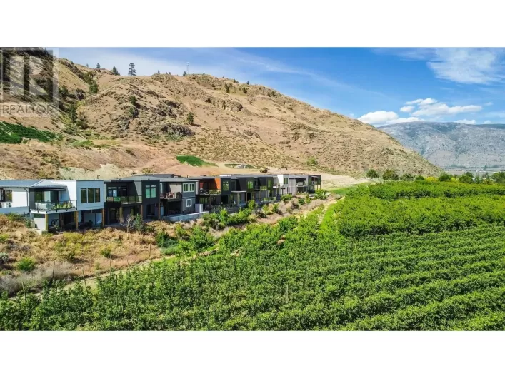 1210 Copper Road, Oliver