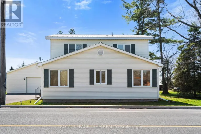 12106 LAKESHORE DRIVE, South Dundas