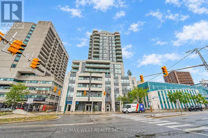 Apartment for sale: 1211 - 736 SPADINA AVENUE, Toronto