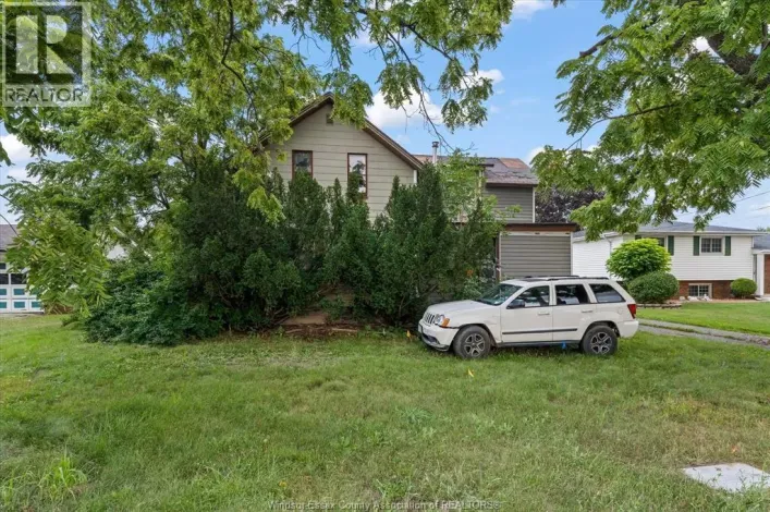 House for sale: 12122 INTERSECTION ROAD, Tecumseh