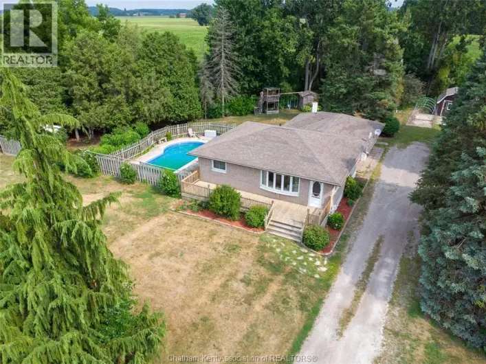 12129 Base LINE, Thamesville