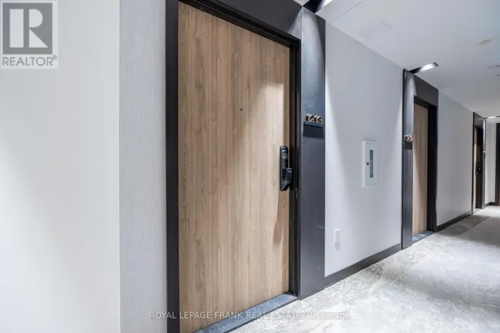 1213 - 1 FAIRVIEW ROAD, Mississauga