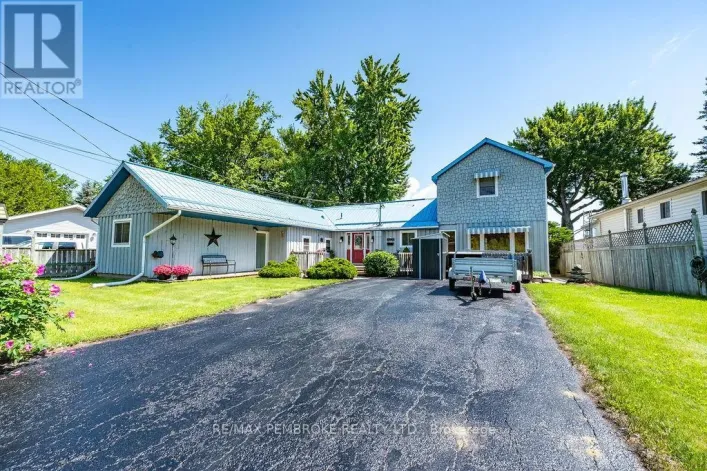 1213 BURNS DRIVE, Laurentian Valley