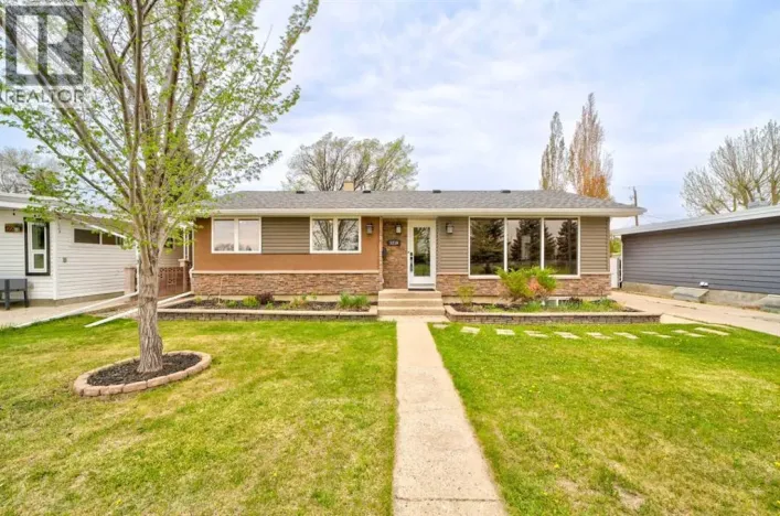 1216 Henderson Lake Boulevard S, Lethbridge
