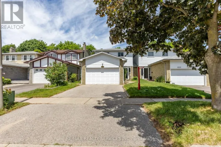 1217 GLOUCESTER SQUARE, Pickering