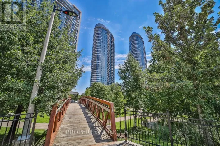 1219 - 135 VILLAGE GREEN SQUARE, Toronto