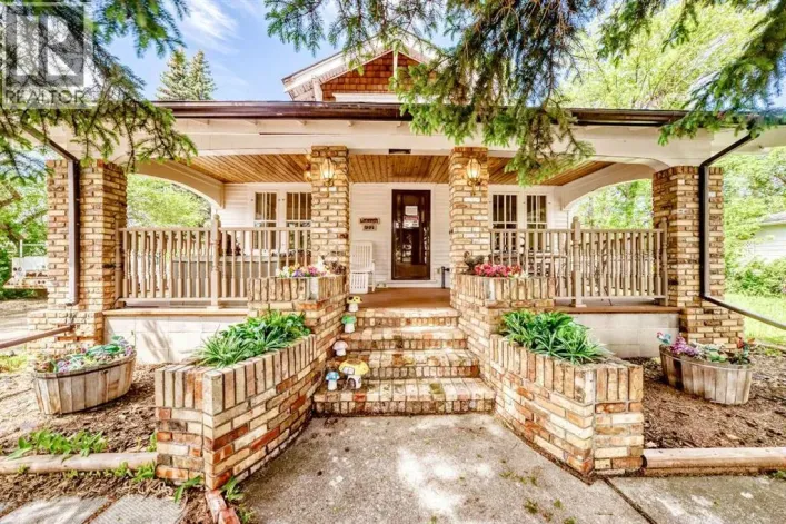 122 2 Avenue E, Rockyford