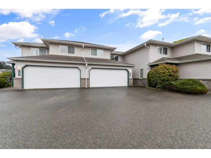 122 5765 VEDDER ROAD|Garrison Crossing, Chilliwack