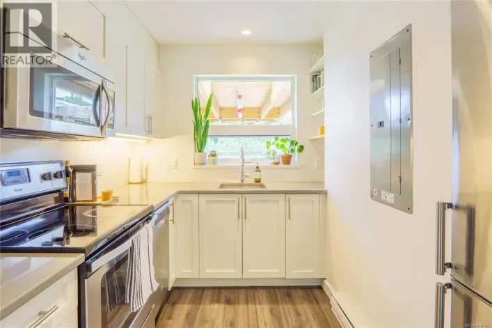 122 605 Gibson St, Tofino