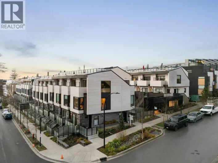 122 650 E 2ND STREET, North Vancouver