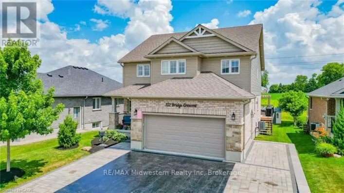 122 BRIDGE CRESCENT, Minto