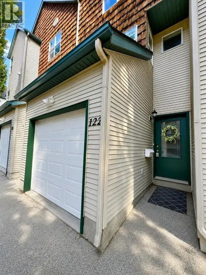 122 Bridlewood Lane SW, Calgary