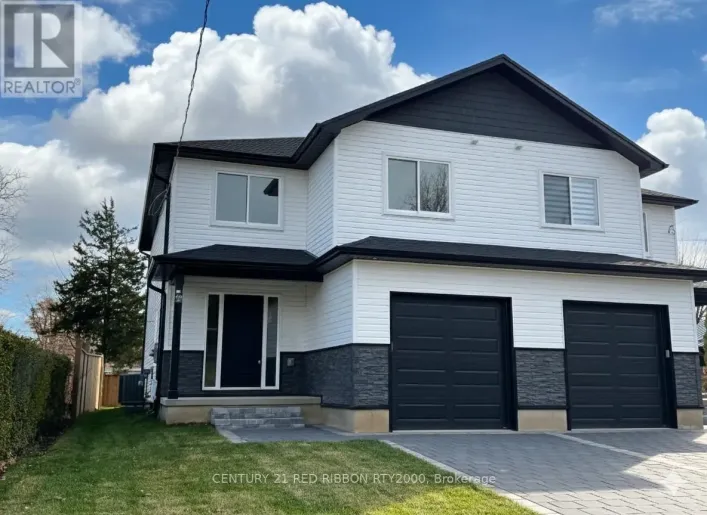 122 BURNS STREET, Strathroy-Caradoc