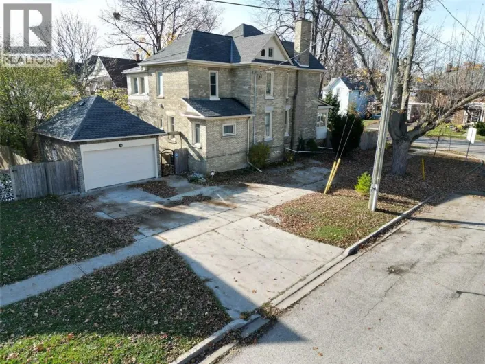 122 FORSYTH STREET North Unit# 1 EAST, Sarnia