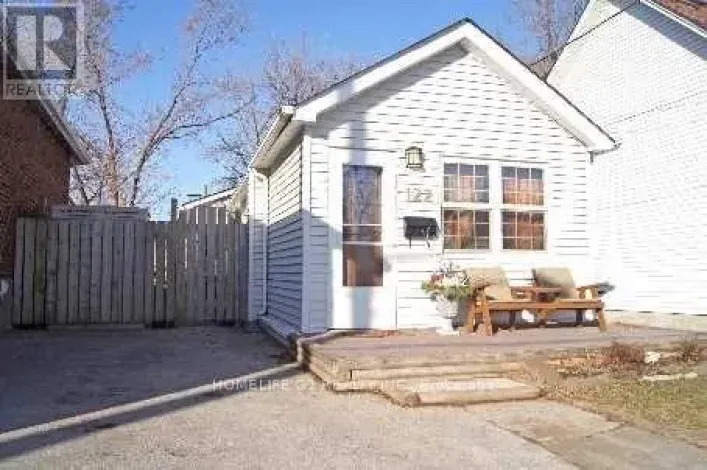 122 HARDING BOULEVARD, Toronto