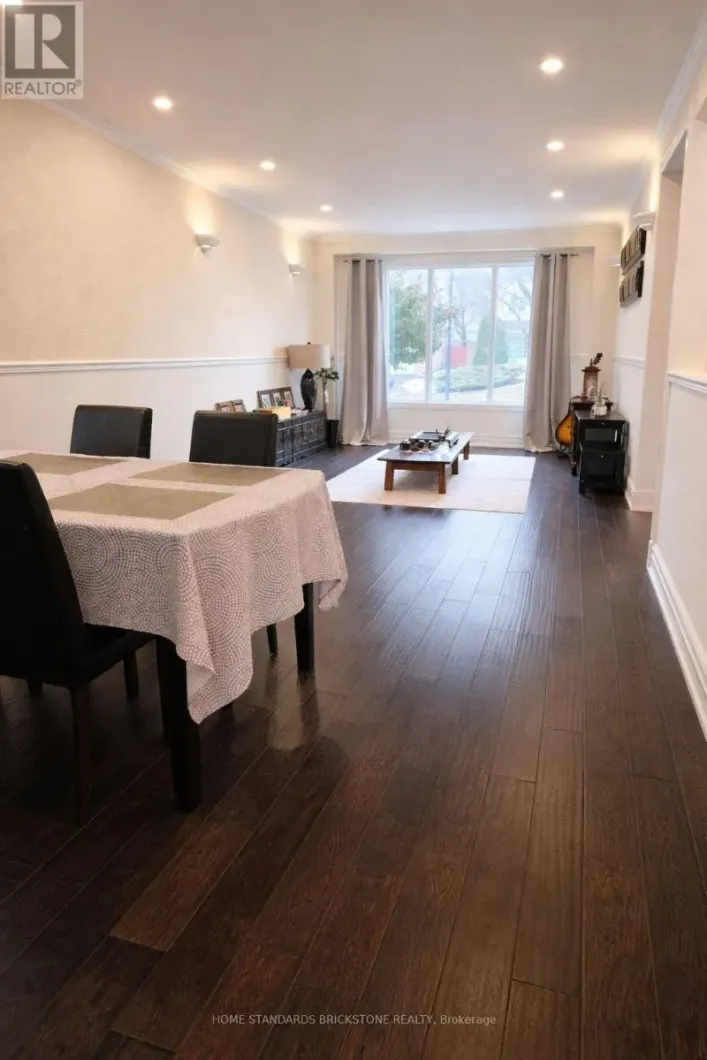 122 LOWE BOULEVARD, Newmarket