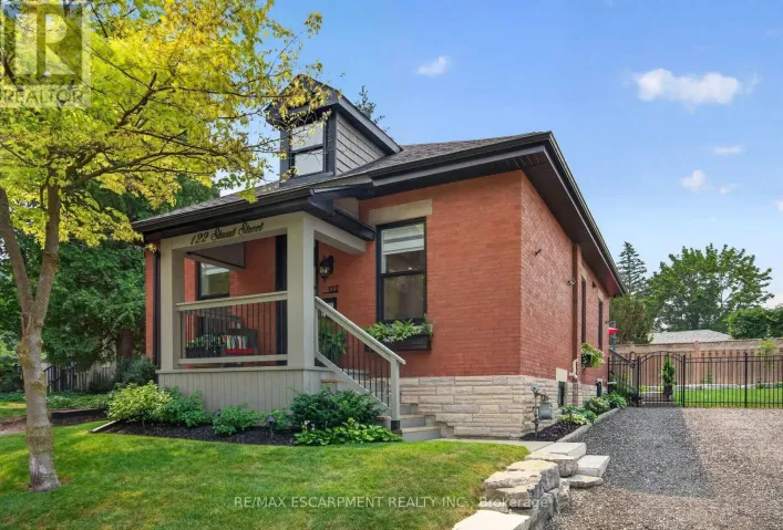 122 STUART STREET, Guelph