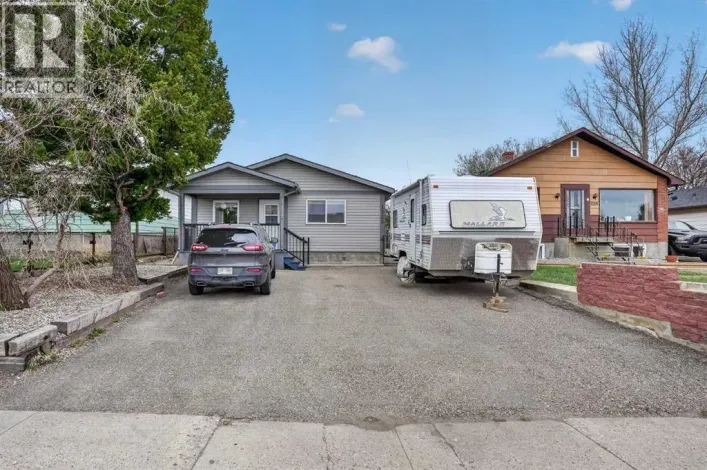 1220 43 Avenue N, Lethbridge