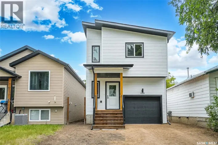 House for sale: 1220 H AVENUE N, Saskatoon
