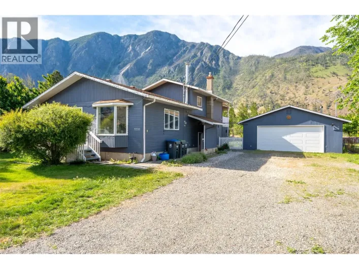 1220 SYKES Crescent, Keremeos