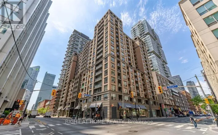 1221 - 140 SIMCOE STREET, Toronto