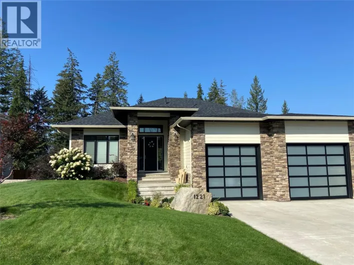 1221 23 Street SE, Salmon Arm