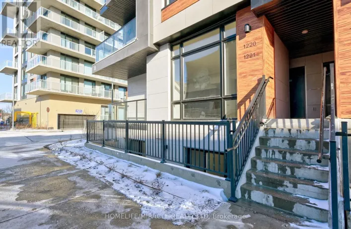 1221 - 8 DAVID EYER ROAD, Richmond Hill