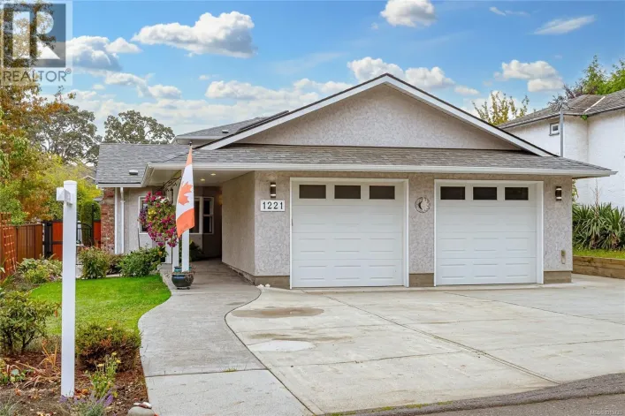 1221 Cherry Rd, Saanich