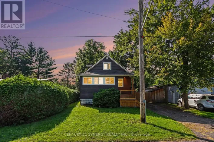 House for rent: 1221 FAIRGREEN AVENUE, Ottawa