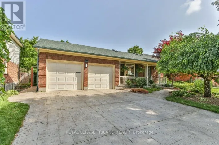 1221 GLENORA DRIVE, London North