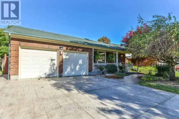 1221 GLENORA DRIVE, London North