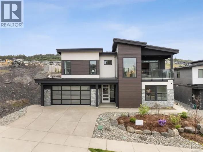 1221 Viewtop Rd, Duncan