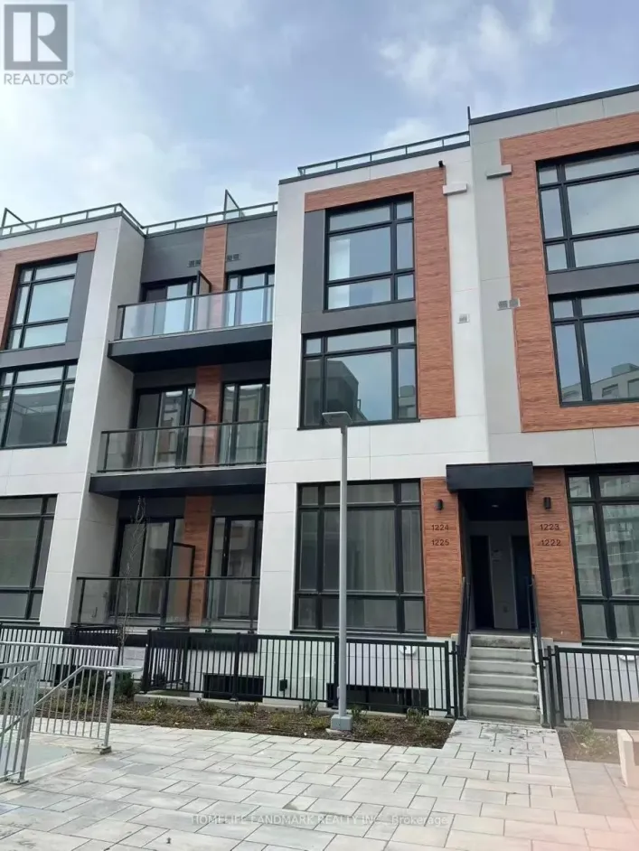 1224 - 8 DAVID EYER ROAD, Richmond Hill